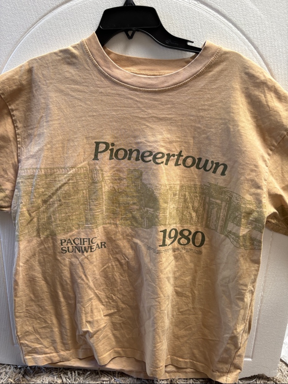 Pacing Pacific Sunwear Pioneertown 1980 Graphic Tee - Beige & Olive